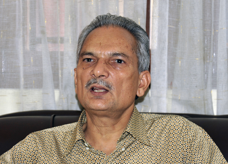 नयाँ पुस्ताले उठाएका मुद्दालाई हल्का नठानौँ : बाबुराम भट्टराई